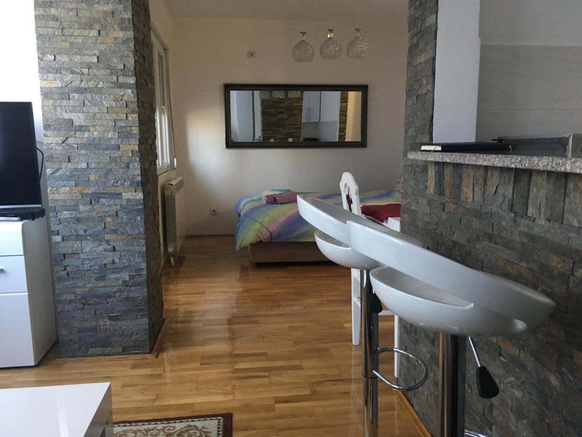 Ms - Downtown With Free Parking Space Appartement Belgrado Kamer foto