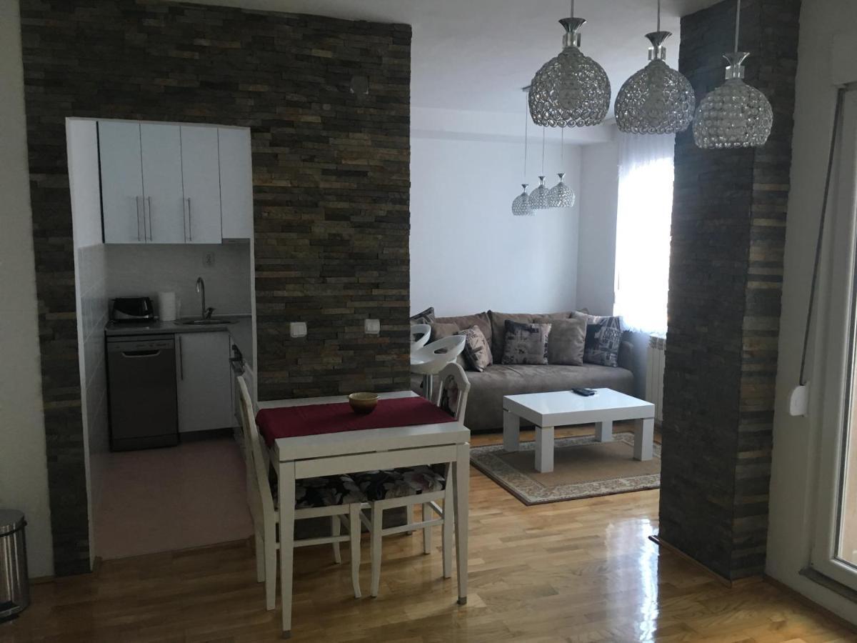 Ms - Downtown With Free Parking Space Appartement Belgrado Kamer foto